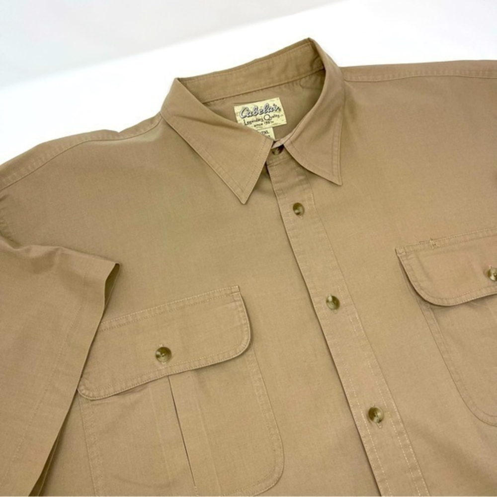 Cabela’ Tan Shortsleeve ButtonUp Mens Shirt Front Button Pockets Sz.2XL Big Tall